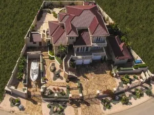 Grand Villa!