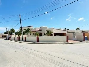 Family Home with Apartment in Ponton!