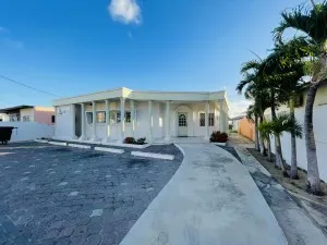 Building with Large Parcel of Land at Downtown Oranjestad!