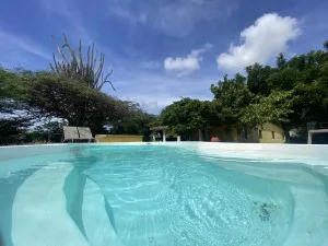 Country house with pool and apartment