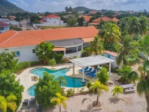 Gorgeous Villa on a huge lot with pool!