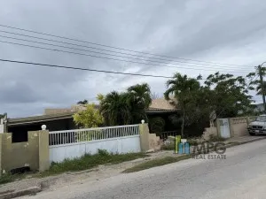 Prime Fixer-Upper! Transform This Property into Your Dream Home or Investment!