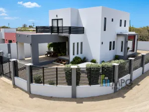 Modern 4-Bedroom Home in San Miguel, Noord, For Rent!